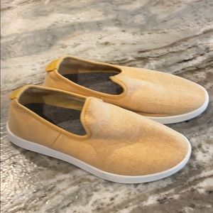 All birds wool loungers